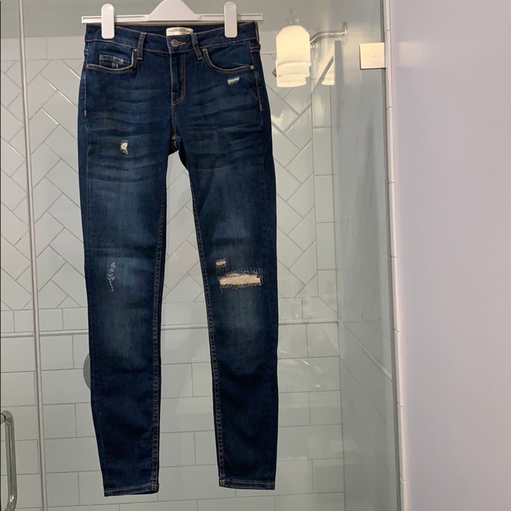 NWOT Zara Distressed Skinny Jeans